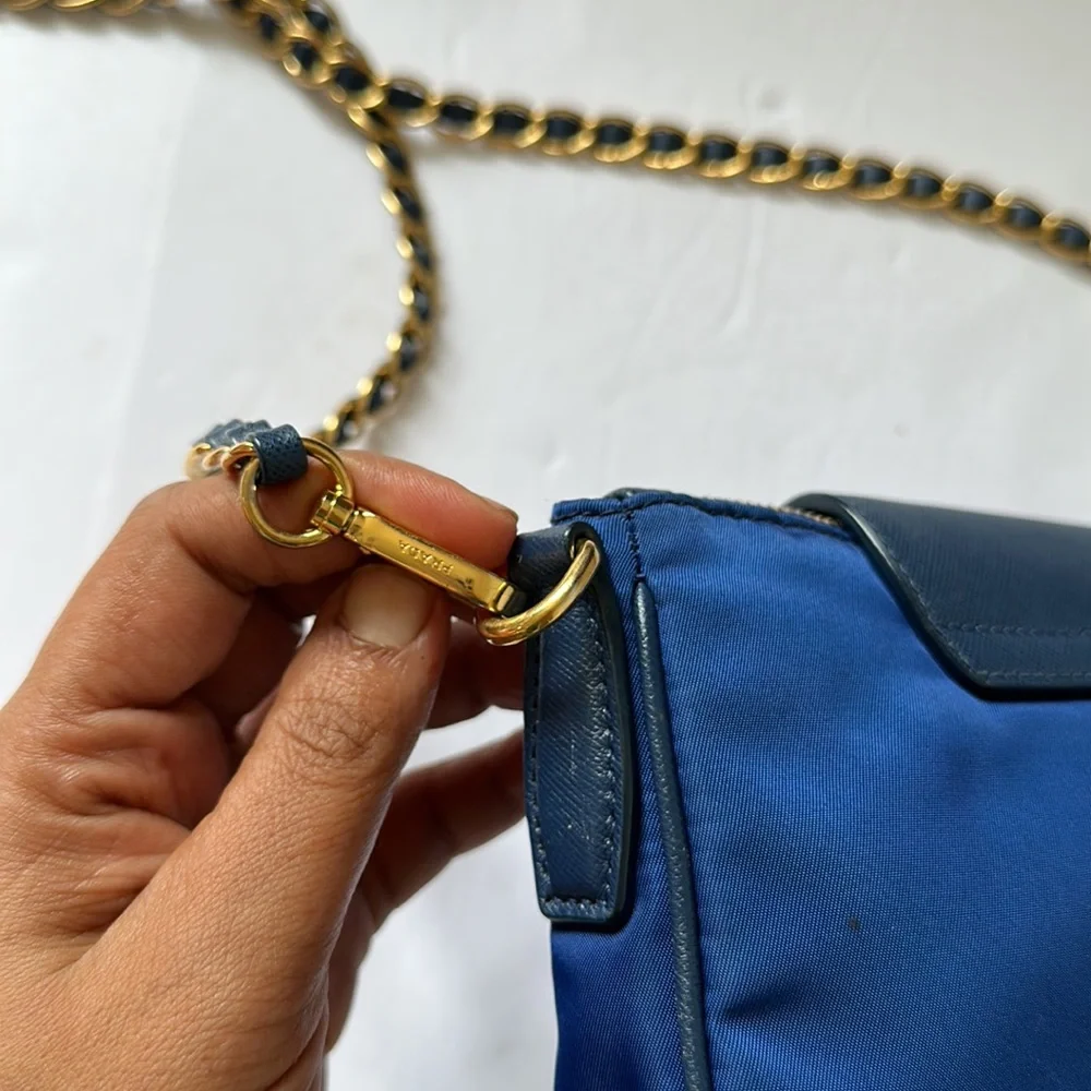 Prada bag - Picture 7 of 16